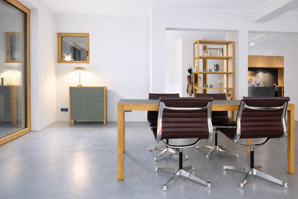 Massivholztisch Eiche in Szene 5